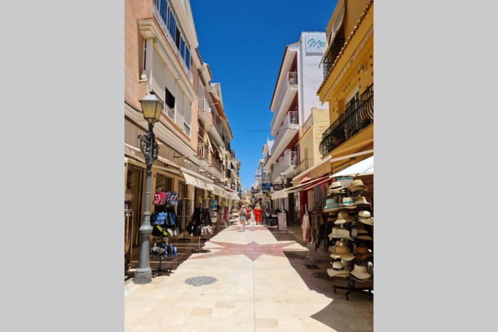 Calmahouse Carihuela Apartment Торемолинос Екстериор снимка